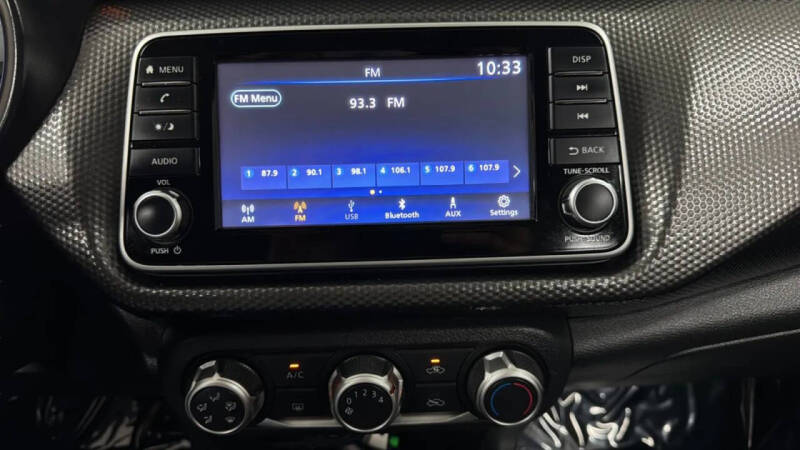 2019 Nissan Kicks S