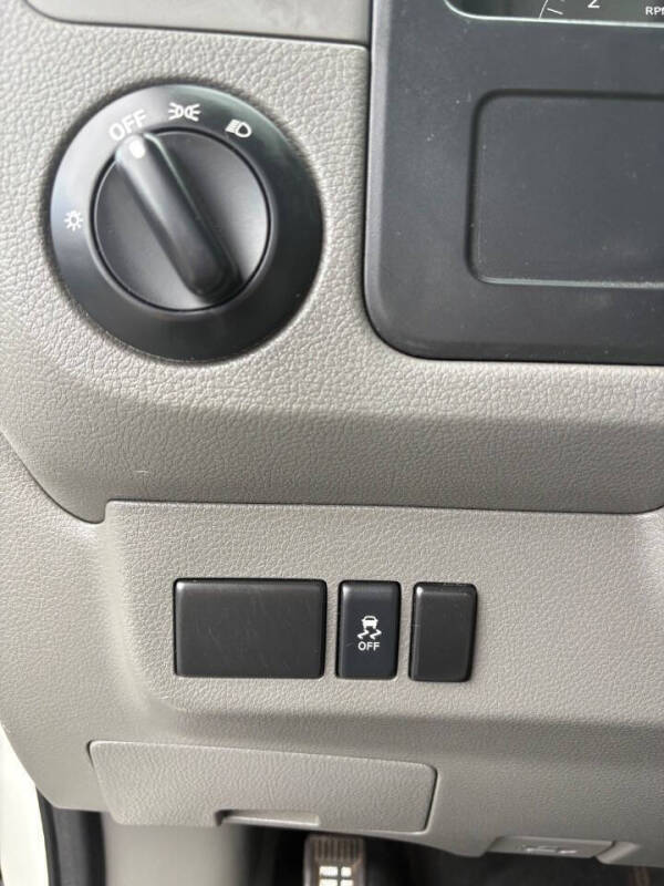 2012 Nissan NV 1500 S