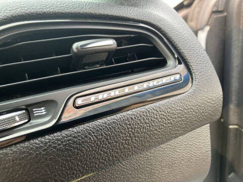 2016 Dodge Challenger SXT