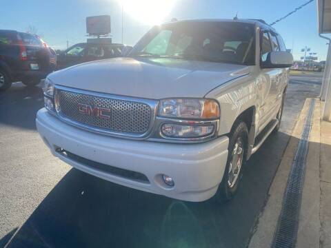 2004 GMC Yukon for sale at Holland Auto Sales and Service, LLC in Somerset KY