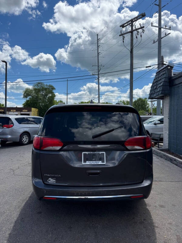 2020 Chrysler Pacifica Touring