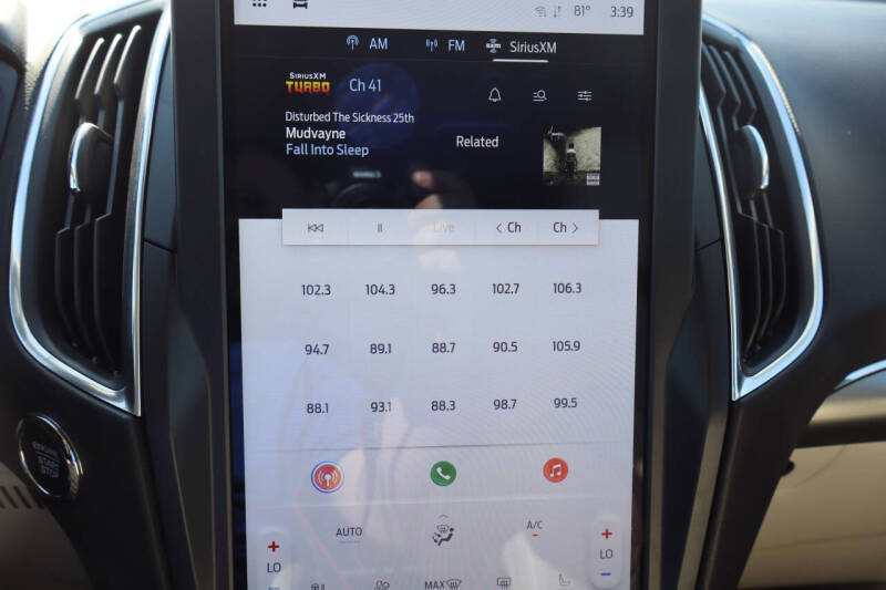 2024 Ford Edge Titanium