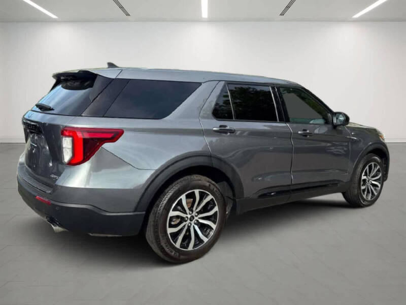 2022 Ford Explorer ST-Line