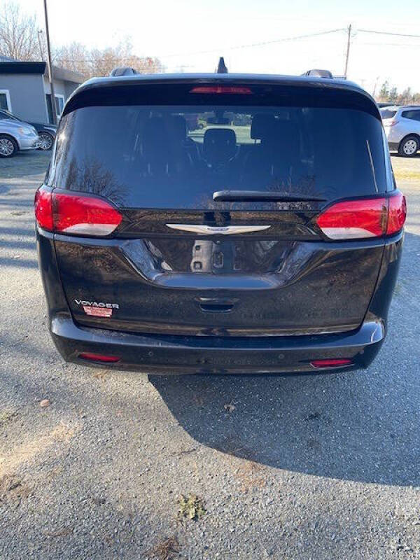 2020 Chrysler Voyager LXi