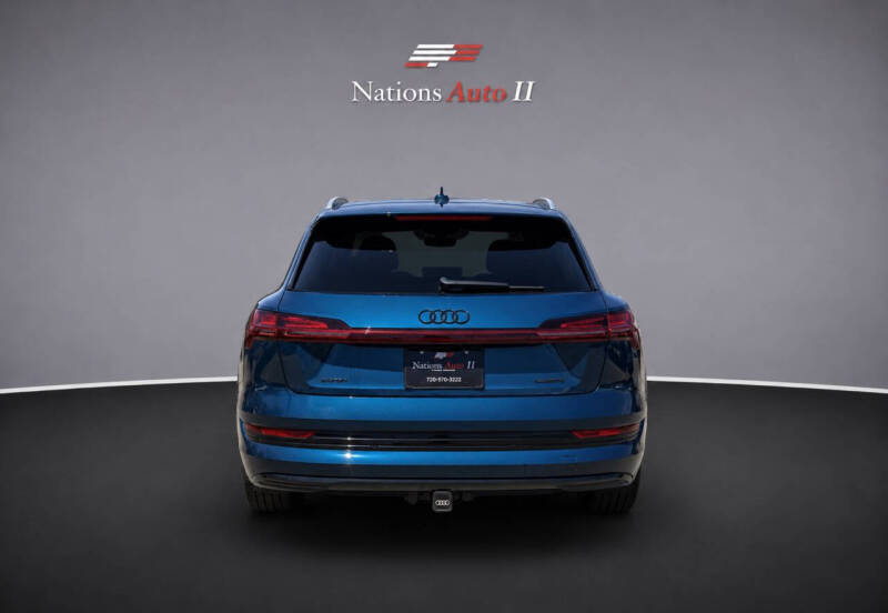 2022 Audi e-tron quattro Premium Plus