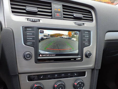 2017 Volkswagen Golf TSI S