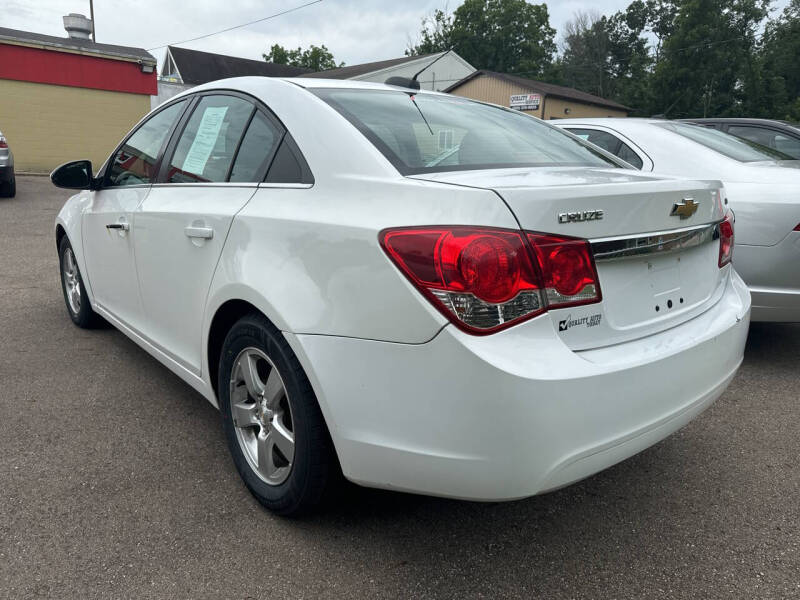 2016 Chevrolet Cruze Limited 1LT photo 3