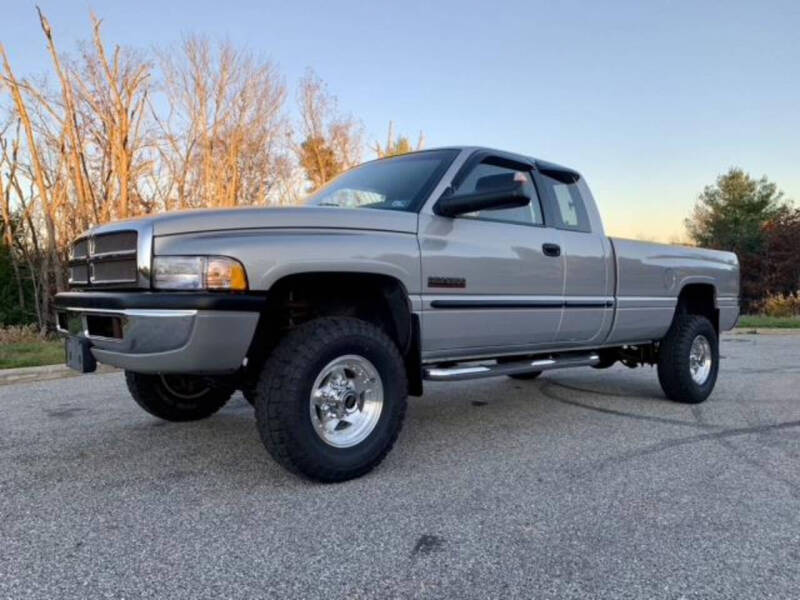 2000 Dodge Ram Pickup ST's photo
