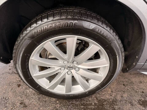 2018 Volvo XC90 T6 Momentum