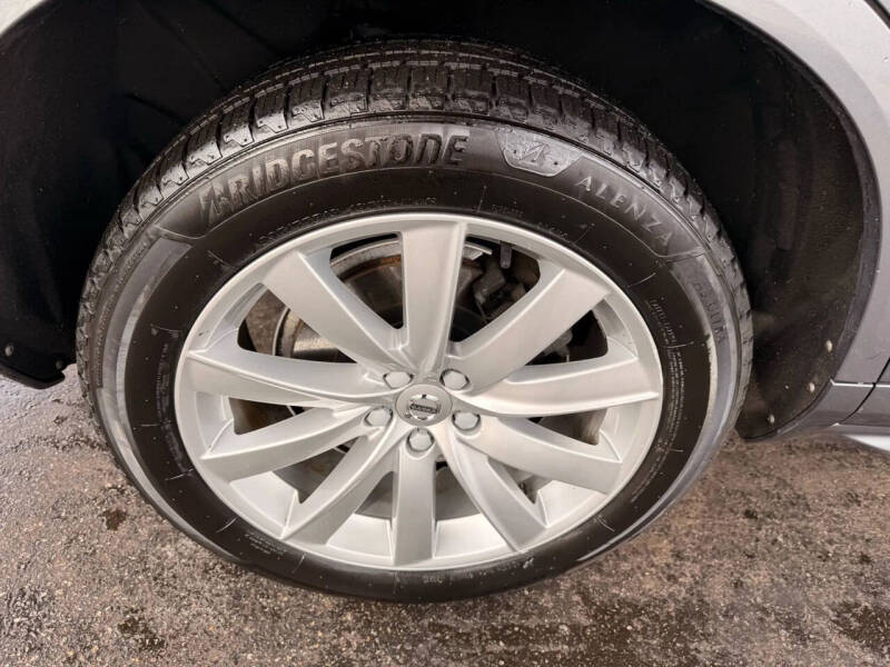 2018 Volvo XC90 T6 Momentum