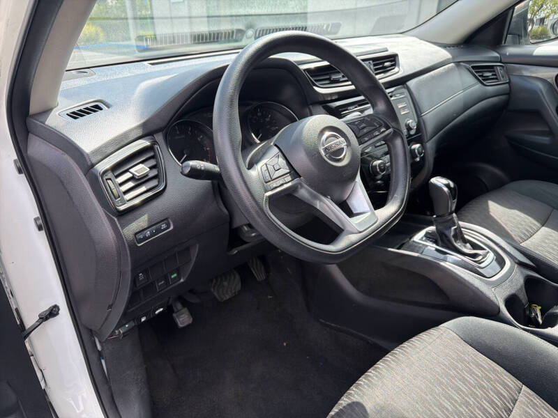2017 Nissan Rogue S