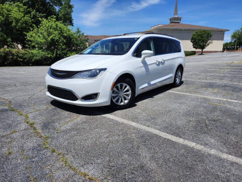 2017 Chrysler Pacifica Touring-L