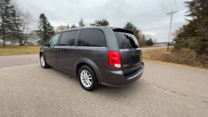 2020 Dodge Grand Caravan SXT photo 3