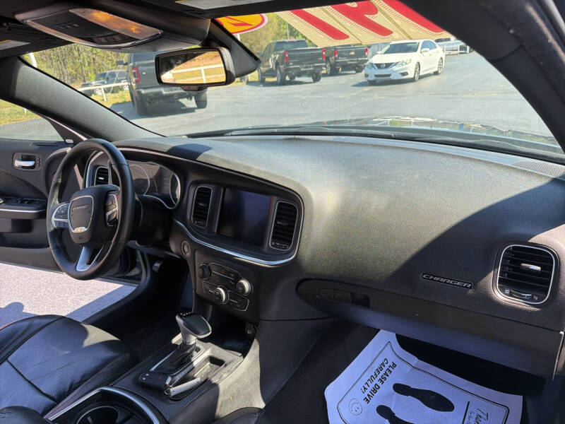 2017 Dodge Charger SXT