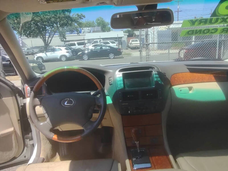 2005 Lexus LS 430
