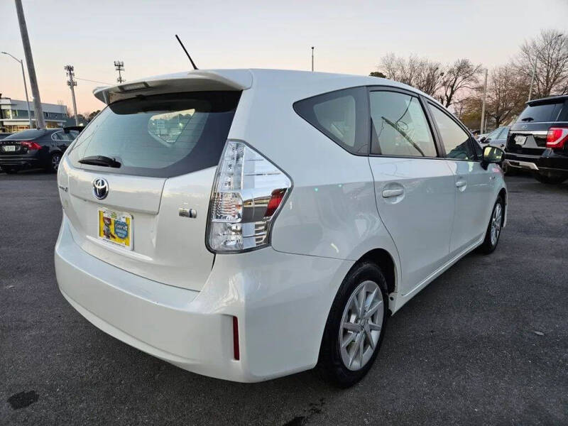 2014 Toyota Prius v Three