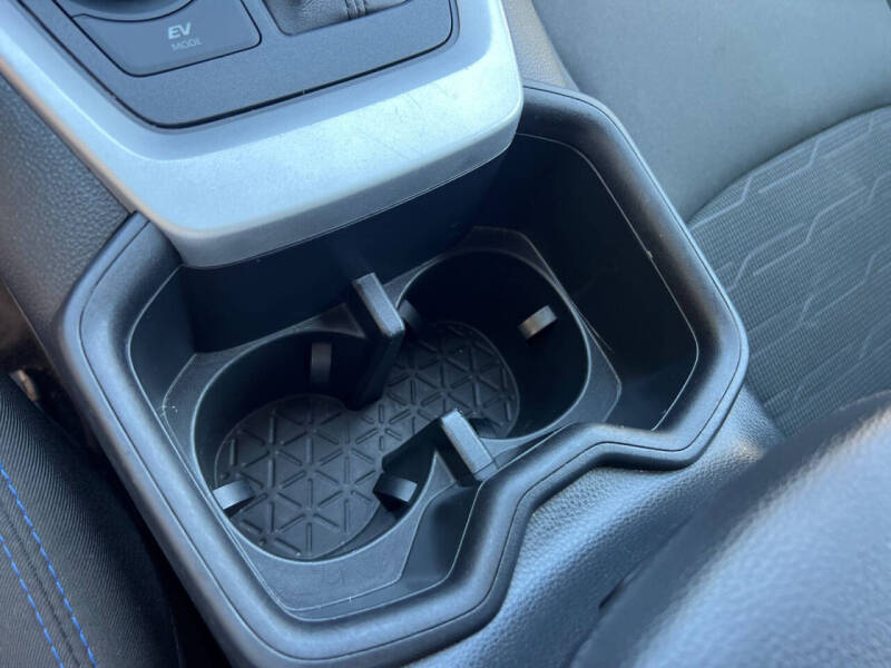 2023 Toyota RAV4 Hybrid SE