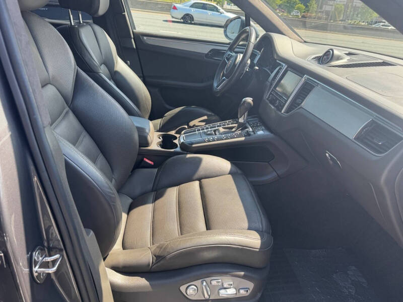 2016 Porsche Macan Turbo