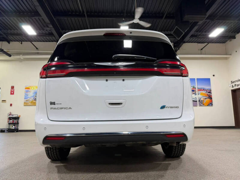 2023 Chrysler Pacifica Plug-In Hybrid Touring L