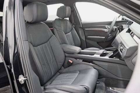 2022 Audi e-tron S quattro Prestige