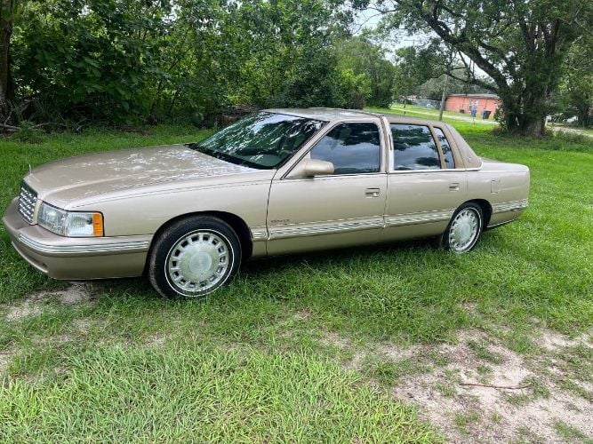 Pre-Owned 1998 Cadillac DeVille 4 Door Sedan in Quinnesec #P6984