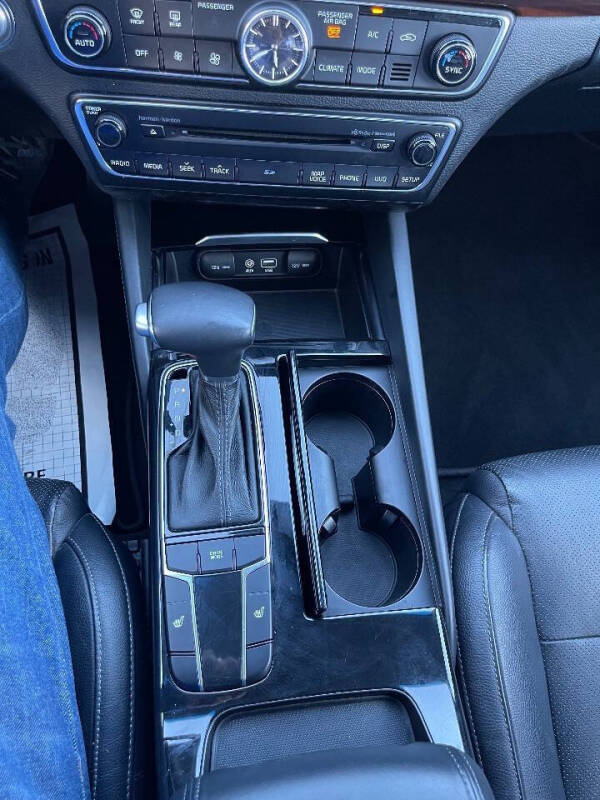 2017 Kia Cadenza Premium