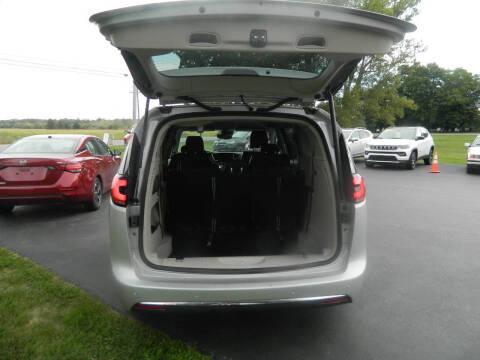 2024 Chrysler Pacifica Touring L