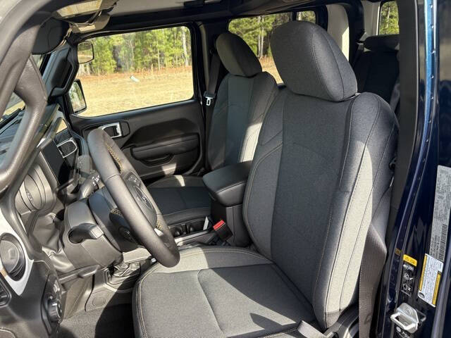 2025 Jeep Gladiator Willys