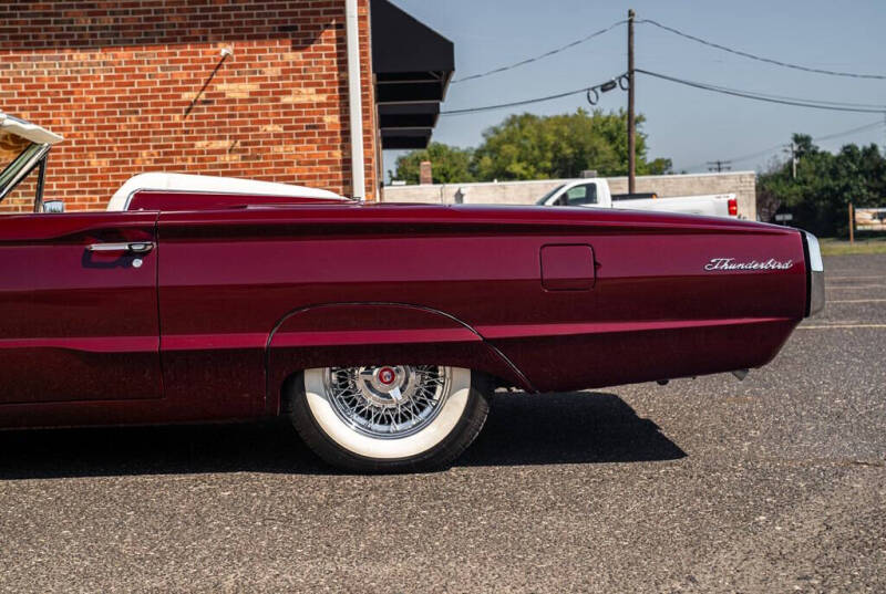 1965 Ford Thunderbird