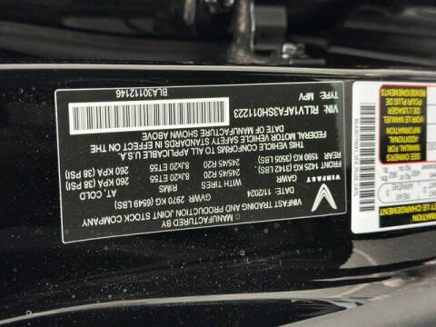 2025 VinFast VF8 Plus