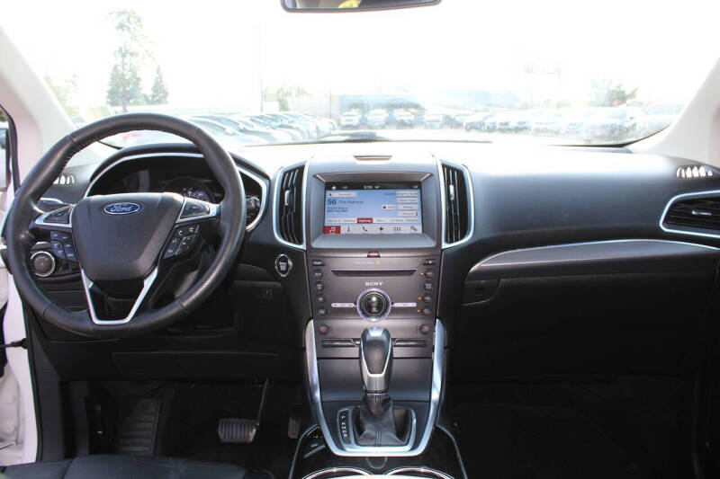 2016 Ford Edge Titanium