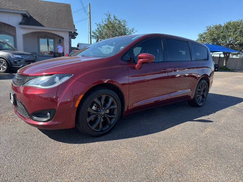 2020 Chrysler Pacifica Touring