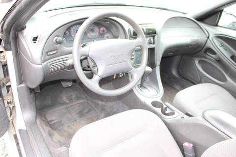 2000 Ford Mustang