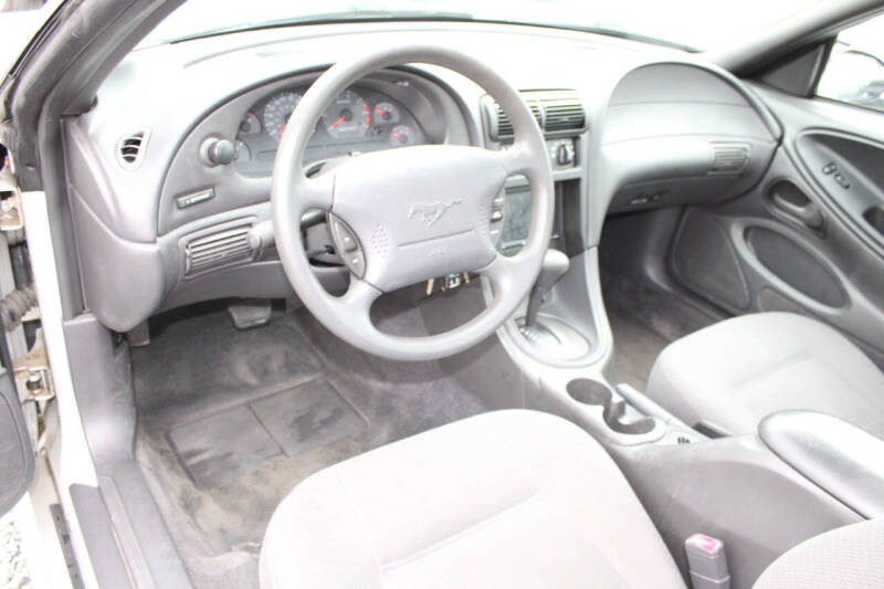 2000 Ford Mustang