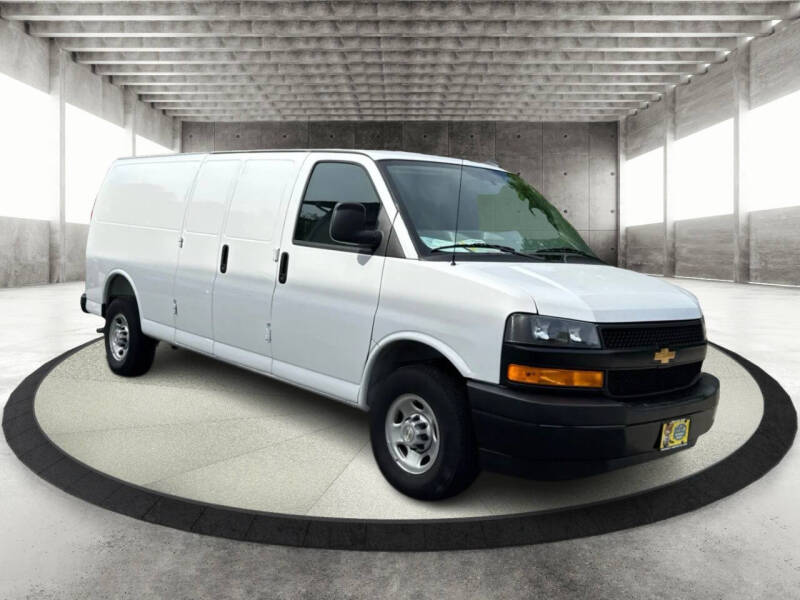 2025 Chevrolet Express 2500