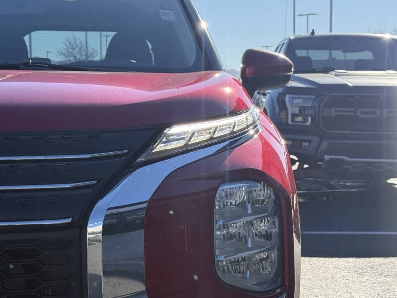 2022 Mitsubishi Outlander ES