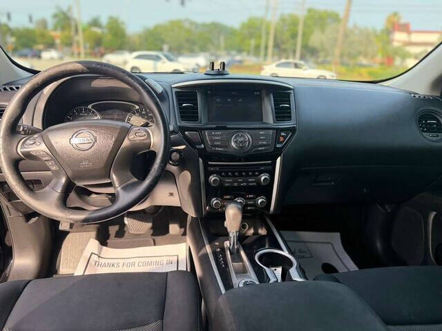 2017 Nissan Pathfinder S