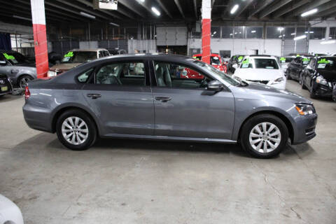 2013 Volkswagen Passat Wolfsburg Edition