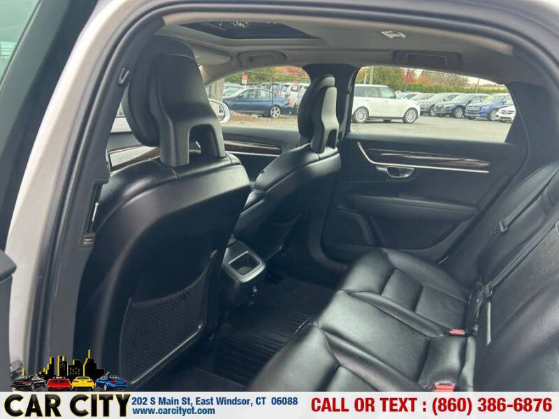 2017 Volvo S90 T6 Momentum