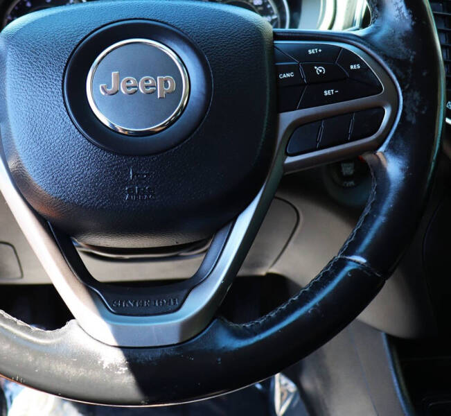 2019 Jeep Cherokee Latitude Plus