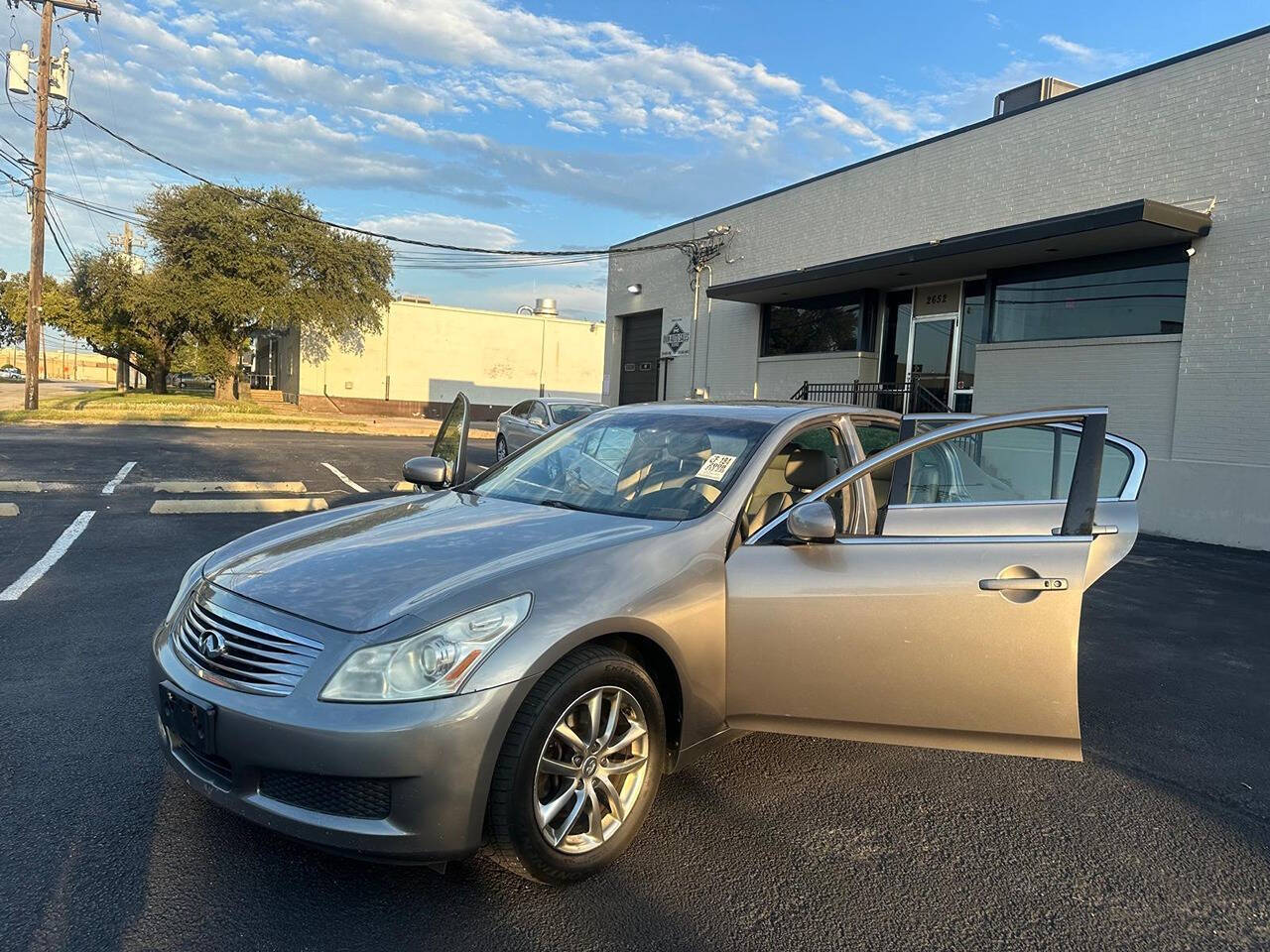 2008 INFINITI G35 for sale at Sarenco Auto Inc in Dallas, TX