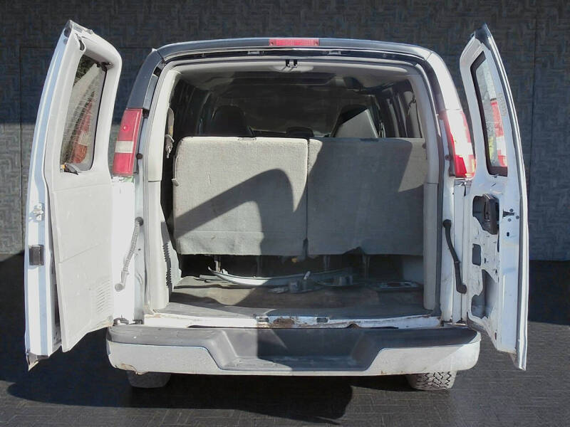 2009 Chevrolet Express LS 3500