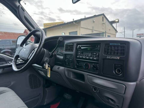 2005 Ford Excursion XLT