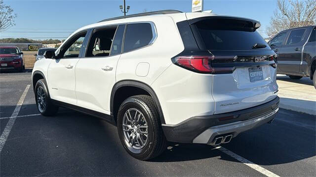 2025 GMC Acadia Elevation