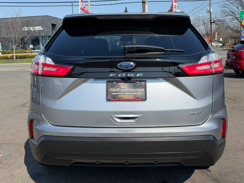 2022 Ford Edge SE