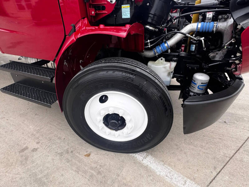 2019 Freightliner M2 106