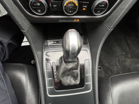 2017 Volkswagen Passat 1.8T R-Line