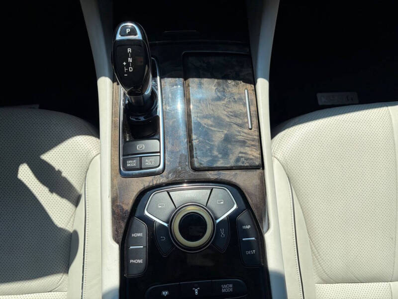 2015 Kia K900 Luxury