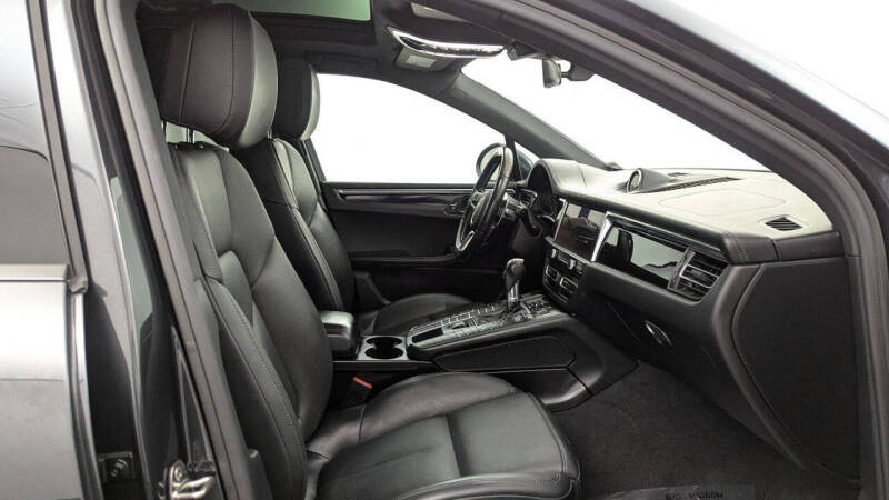 2020 Porsche Macan S