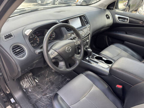 2020 Nissan Pathfinder SL